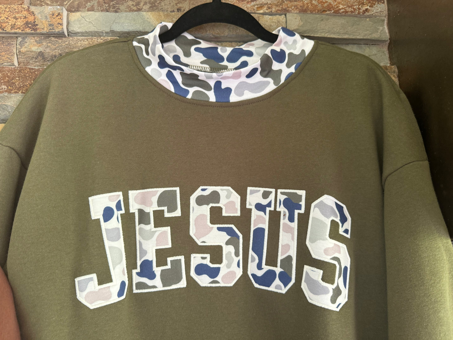 Jesus Camo Mockneck